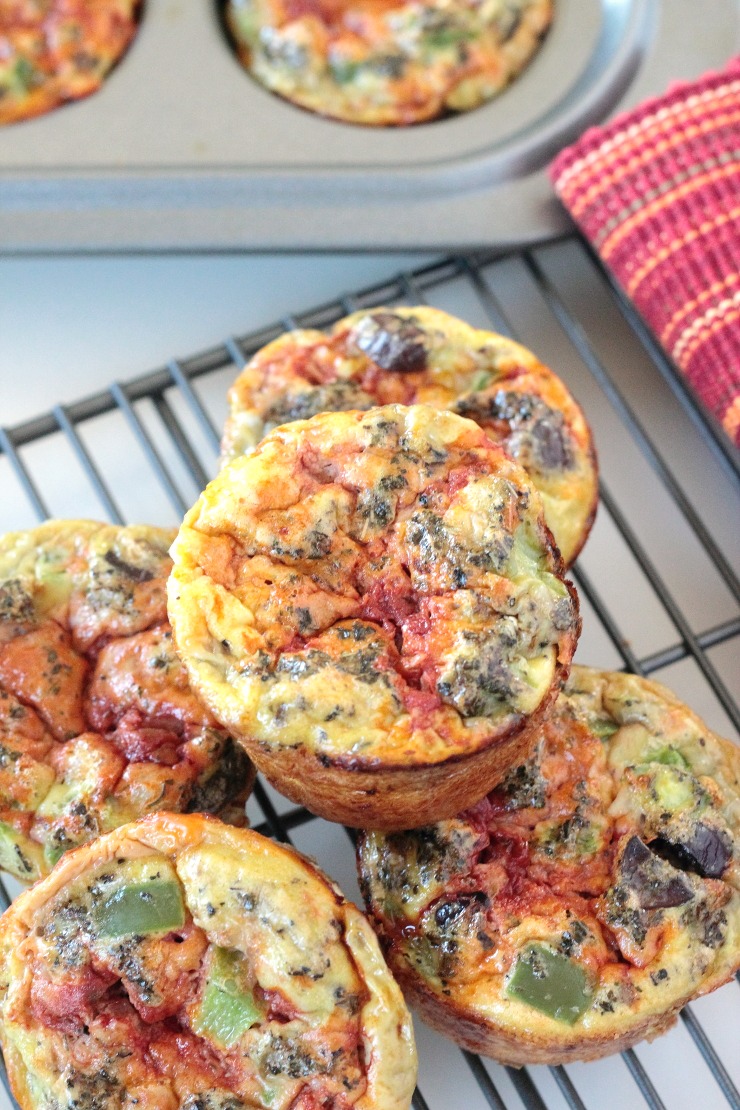 Paleo Pizza Egg Muffin - a quick healthy breakfast recipe