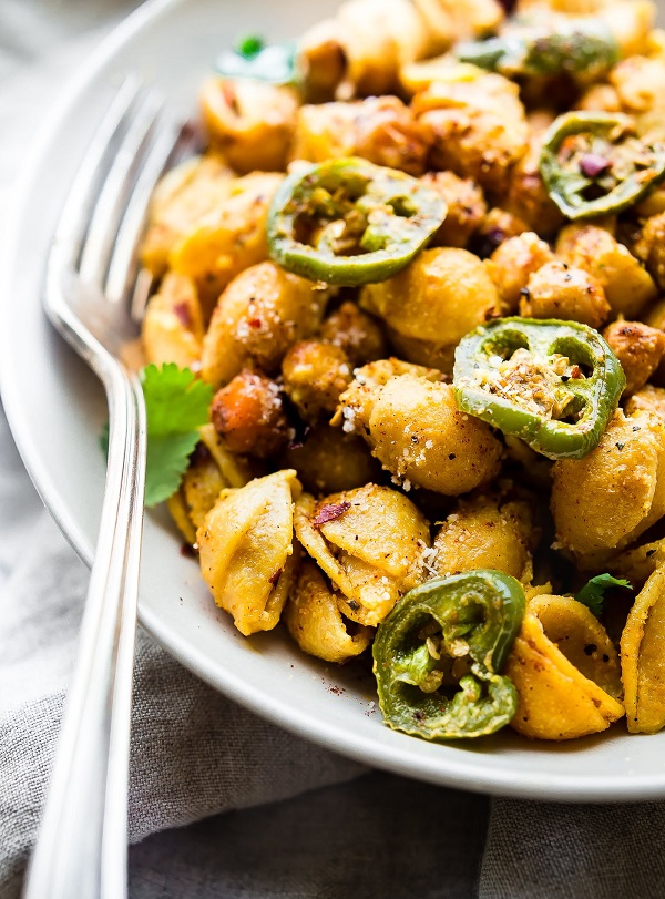 Vegan Jalapeno mac and cheese - gluten free pasta - click for more plant based recipes