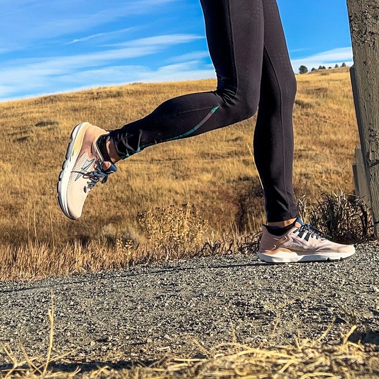 7 Best Running Shoes for High Arches (+Exercises)