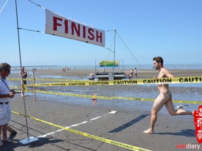 where to find nude running races