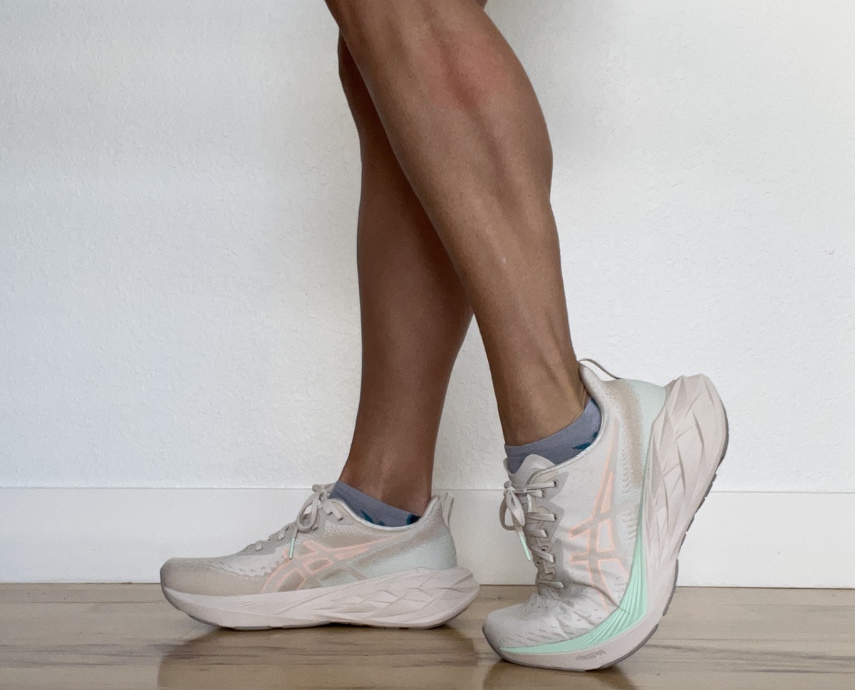 max cushion running shoes 2021